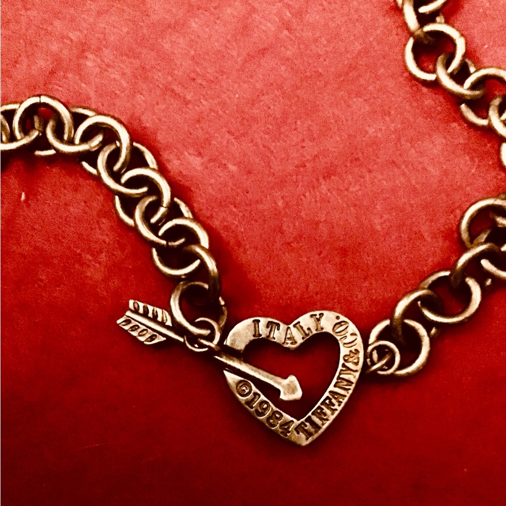🩵TIFFANY & CO🩵1984VINTAGE SILVER HOLLOW HEART & ARROW NECKLACE🩵FULL INCLUSION - Picture 5 of 15